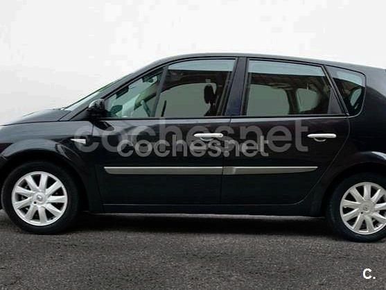 Usado Renault Scénic III Dynamique 105 CV (77 kW) 2009 Negro Monovolumen