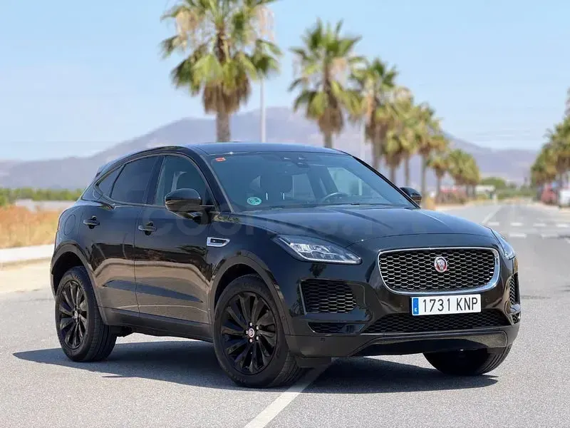 Usado Jaguar E-Pace R-Dynamic 180 CV (132 kW) 2018 Negro SUV