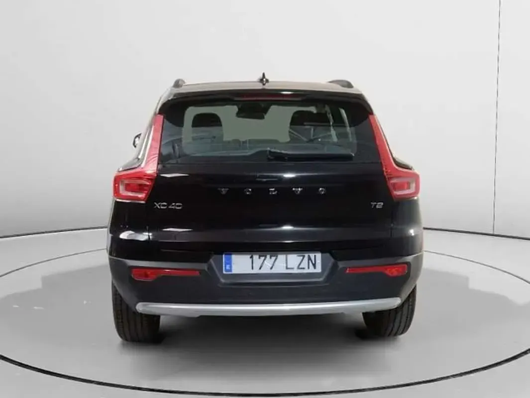 Usado Volvo XC40 129 HP (94 kW) 2022 Preto SUV