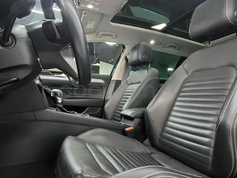 Usado VW Passat GTE 218 CV (160 kW) 2022 Azul Familiar