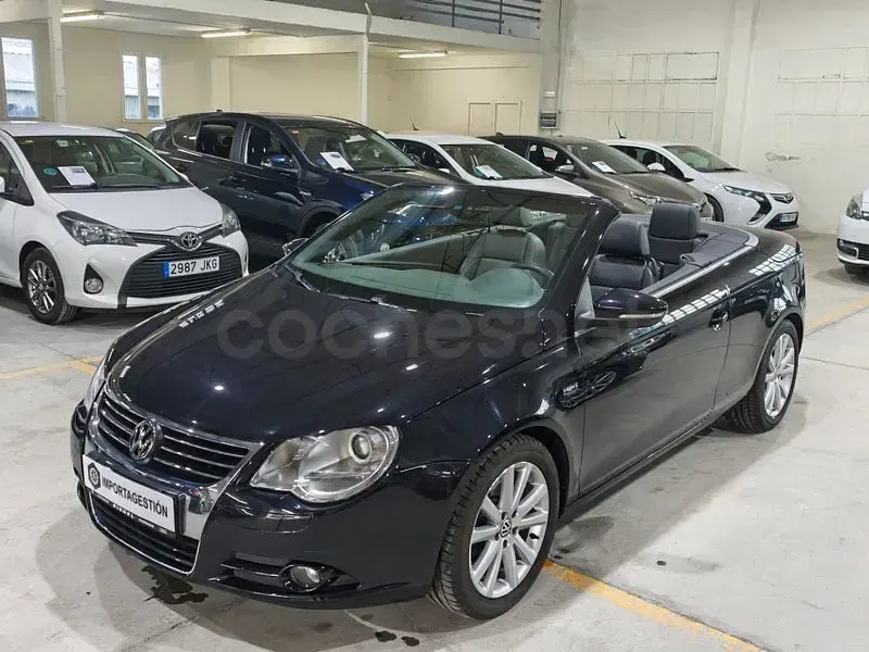Usado VW Eos 160 CV (117 kW) 2009 Negro Descapotable