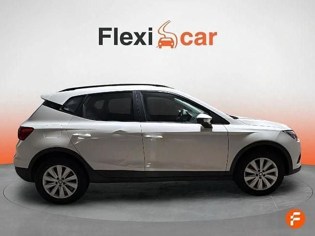 Usado Seat Arona Style 110 CV (80 kW) 2021 Blanco SUV