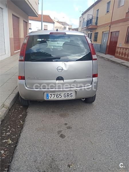 Usado Opel Meriva Cosmo 75 CV (55 kW) 2003 Gris / plata Monovolumen