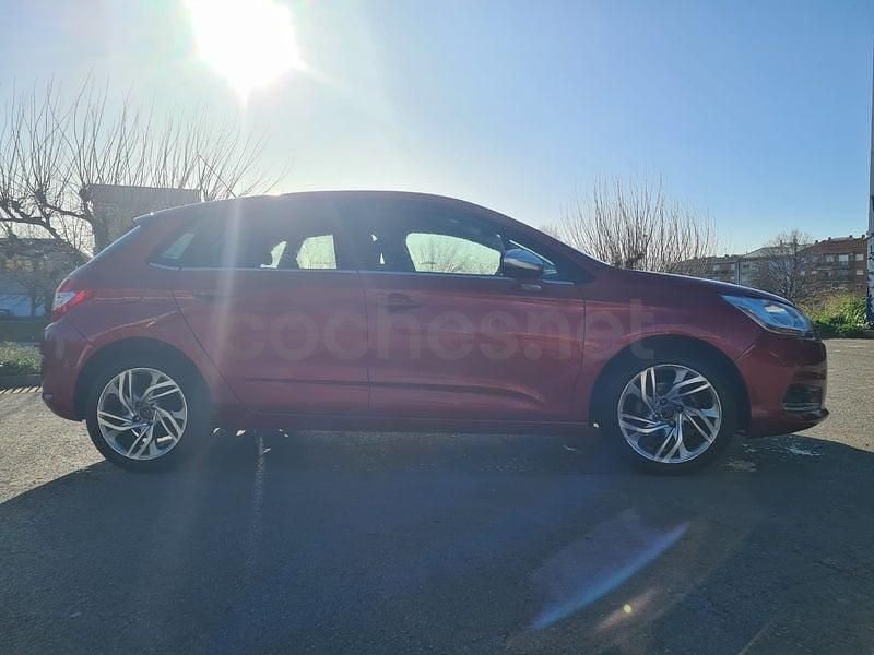 Usado Citroën C4 114 CV (83 kW) 2014 Rojo Berlina