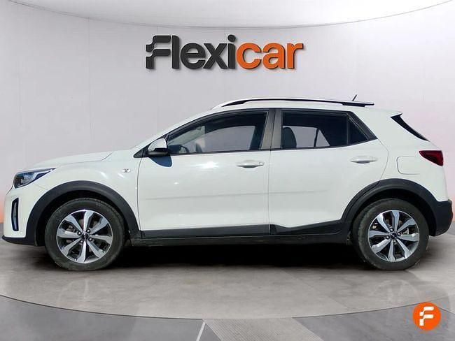 Usado Kia Stonic 84 CV (61 kW) 2022 Blanco SUV