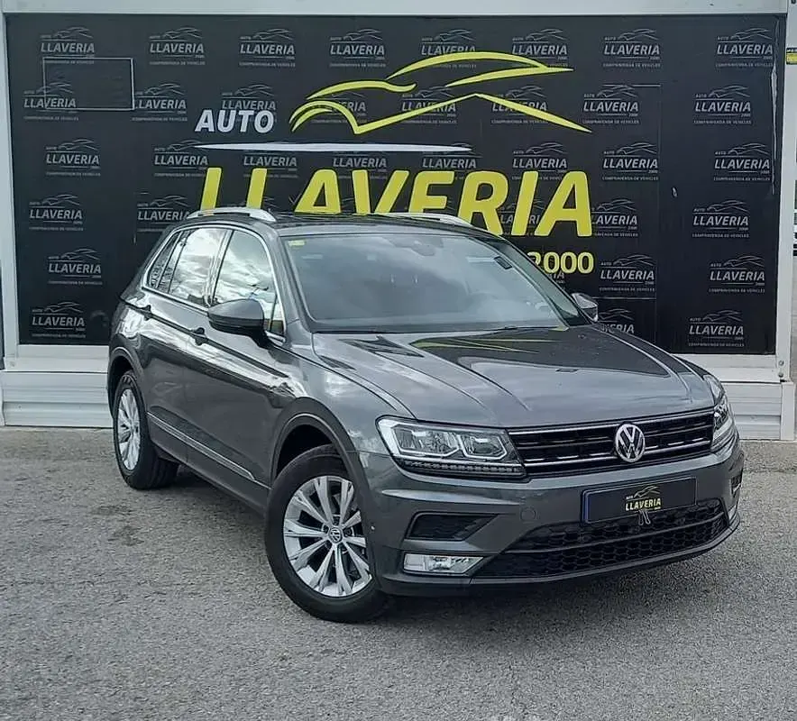 Usado VW Tiguan Sport 150 CV (110 kW) 2017 Gris SUV