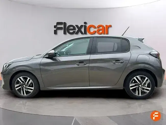 Usado Peugeot 208 Allure 100 CV (73 kW) 2021 Gris / plata Utilitario