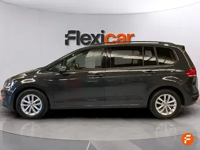 Usado VW Touran Advance 150 CV (110 kW) 2018 Gris Monovolumen