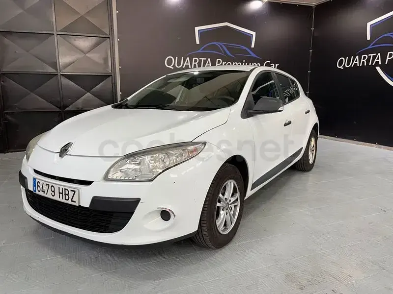 Usado Renault Mégane III 90 CV (66 kW) 2011 Blanco Berlina