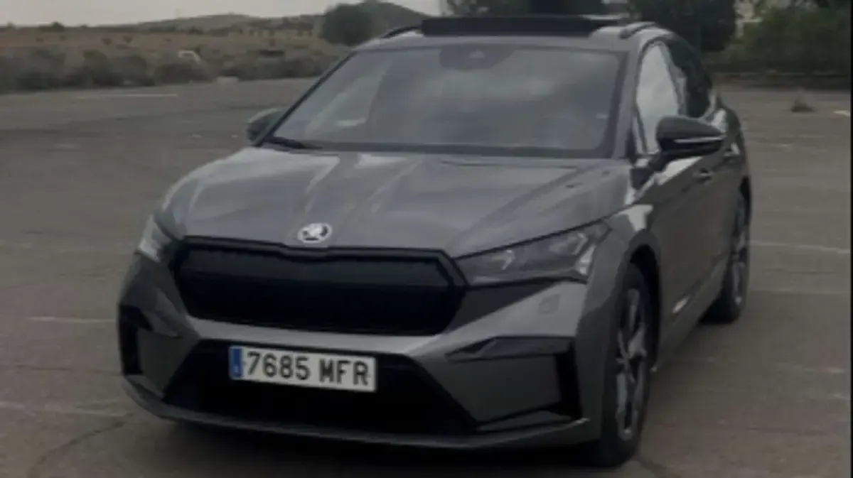 Usado Skoda Enyaq iV SportLine 150 kW (204 HP) 2023 Cinzento SUV