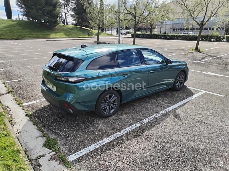 Usado Peugeot 308 Allure 130 CV (95 kW) 2023 Verde Berlina