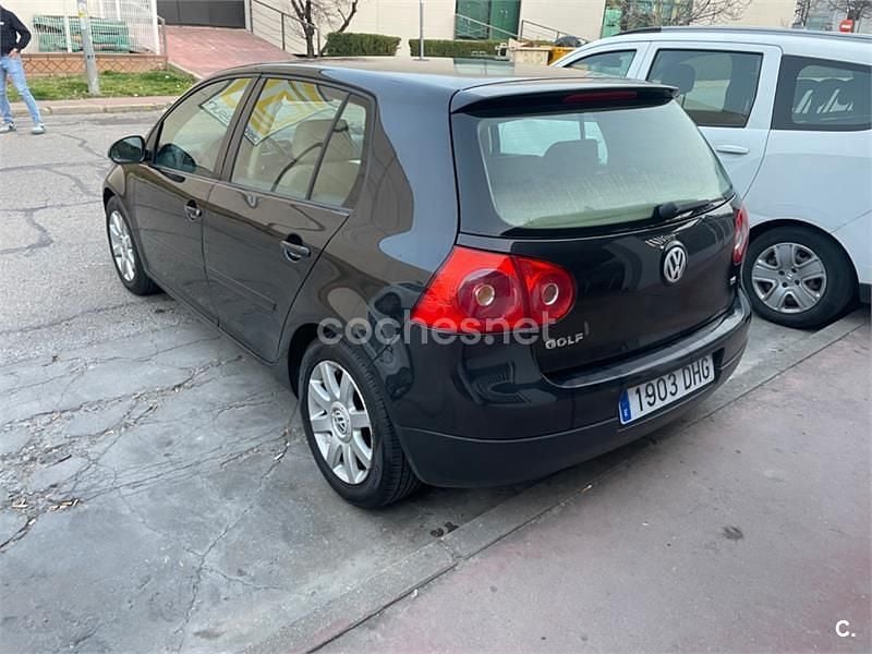 Usado VW Golf IV Highline 102 CV (75 kW) 2004 Negro Berlina