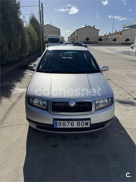 Usado Skoda Fabia Comfort 75 CV (55 kW) 2000 Gris / plata Berlina
