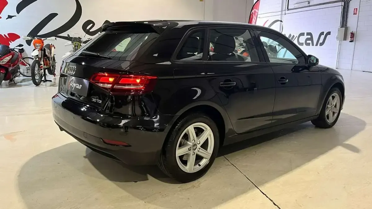 Usado Audi A3 Sportback 116 CV (85 kW) 2020 Negro Utilitario