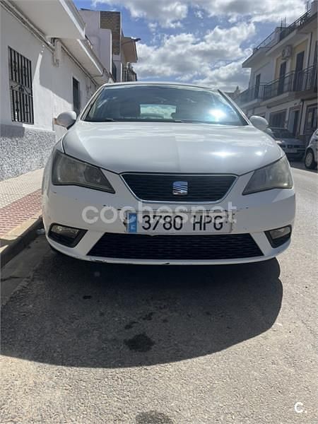Usado Seat Ibiza Reference 90 CV (66 kW) 2013 Blanco Berlina