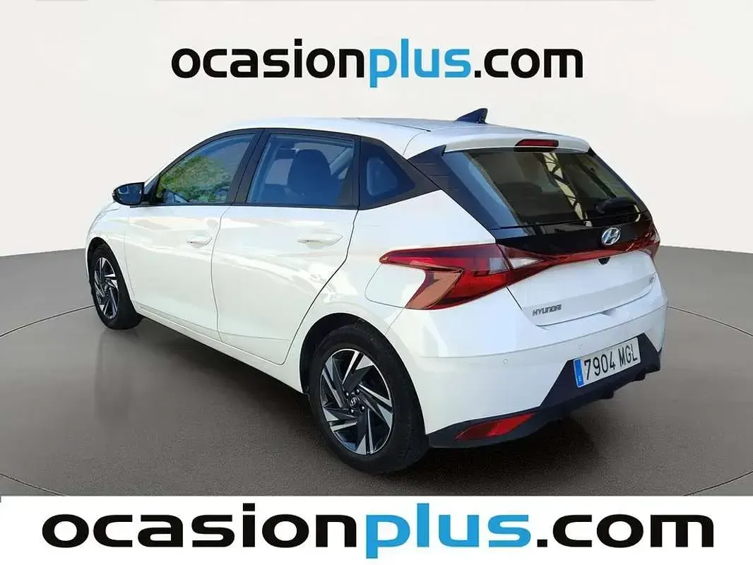 Usado Hyundai i20 84 CV (61 kW) 2023 Blanco Utilitario