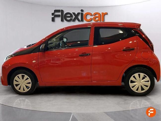 Usado Toyota Aygo X-play 72 CV (52 kW) 2021 Rojo Utilitario