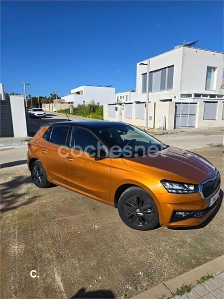 Usado Skoda Fabia Ambition 110 CV (80 kW) 2022 Naranja Berlina