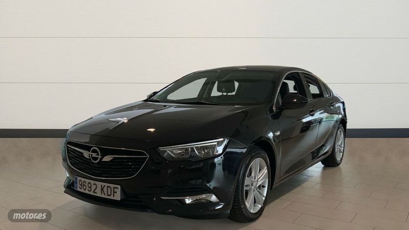 Usado Opel Insignia Selective 140 CV (102 kW) 2017 Negro Berlina