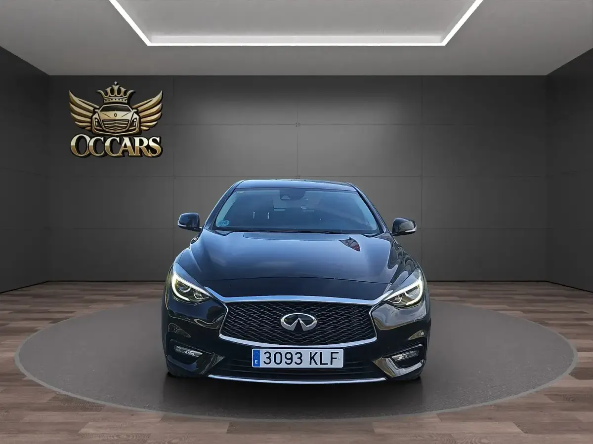 Usado Infiniti Q30 Premium 170 CV (125 kW) 2018 Negro