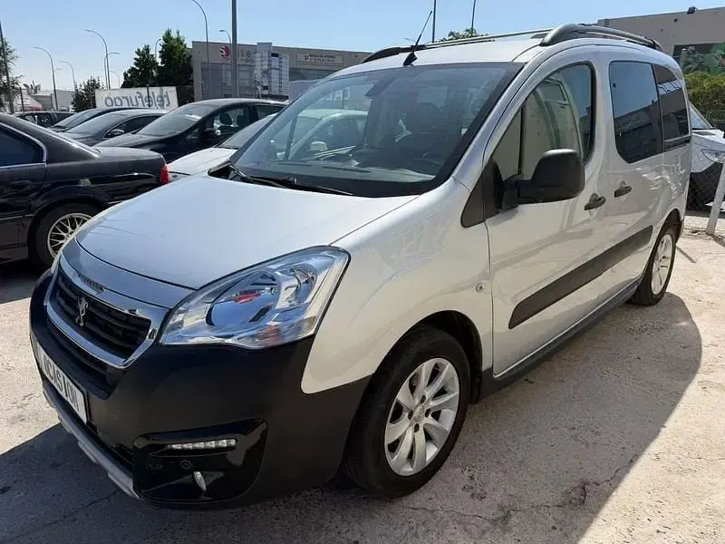 Usado Peugeot Partner Active 100 CV (73 kW) 2018 Gris