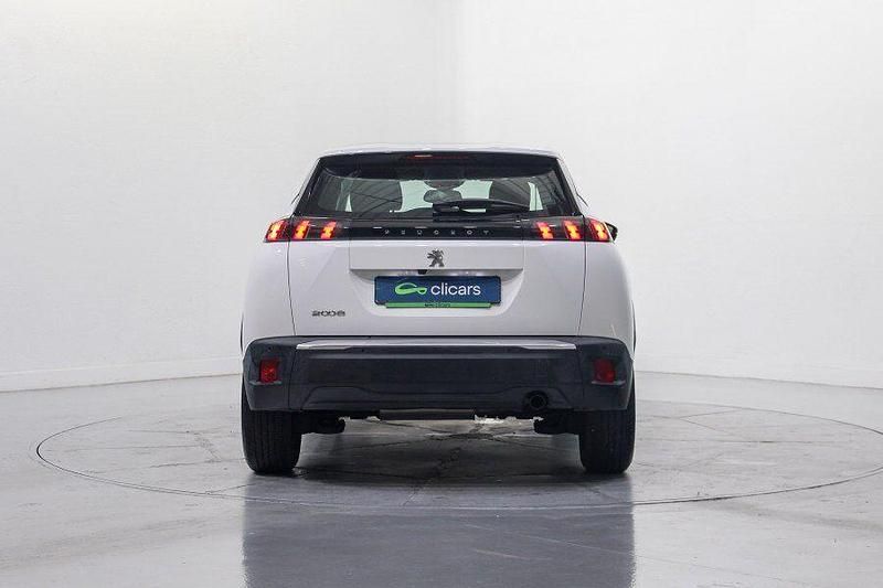 Usado Peugeot 2008 Active 100 CV (73 kW) 2021 Blanco SUV
