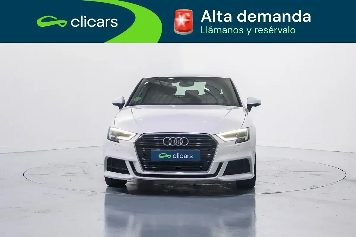 Käytetty Audi A3 S-Line 150 HP (110 kW) 2018 Valkoinen Sedan