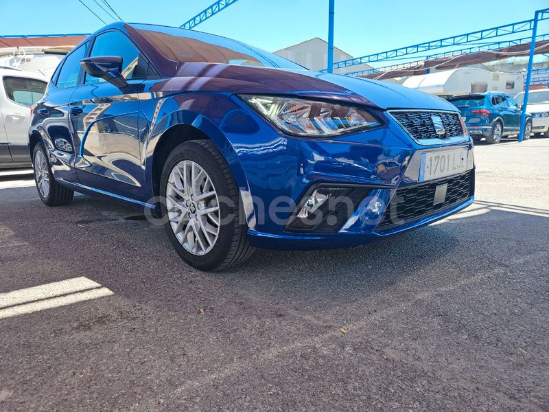 Usado Seat Ibiza Style Plus 80 CV (58 kW) 2020 Azul Berlina