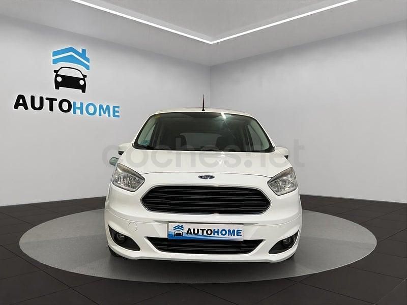 Usado Ford Tourneo Courier Trend 102 CV (75 kW) 2015 Blanco Monovolumen