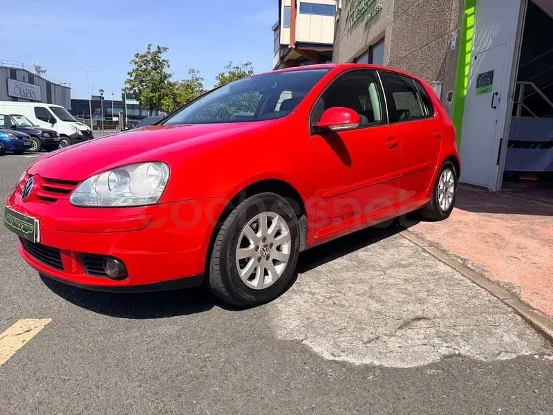 Usado VW Golf V Highline 115 CV (84 kW) 2007 Rojo Berlina