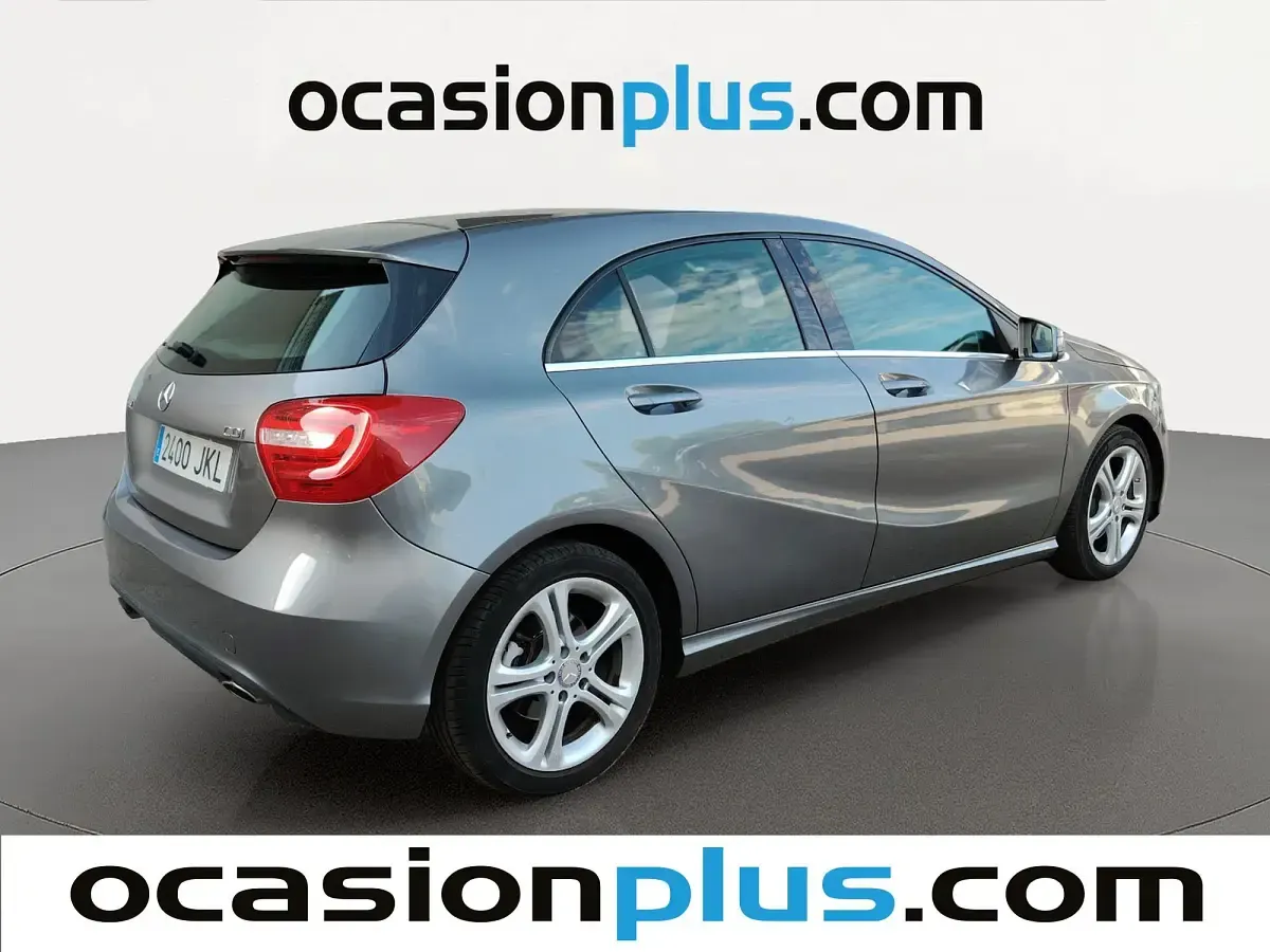Usado Mercedes A200 Urban 136 CV (100 kW) 2015 Gris Utilitario