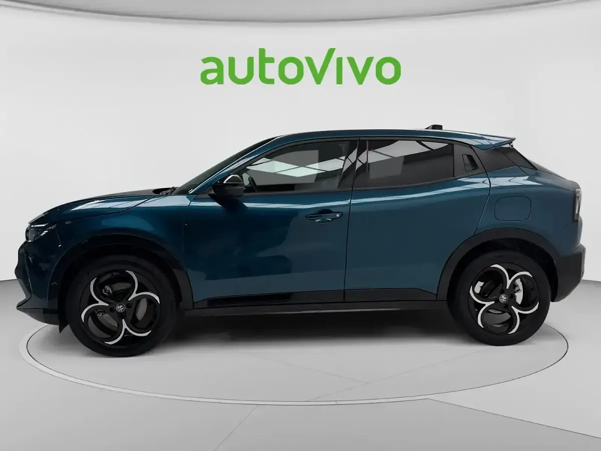 Usado Alfa Romeo Junior 136 CV (100 kW) 2025 Azul SUV