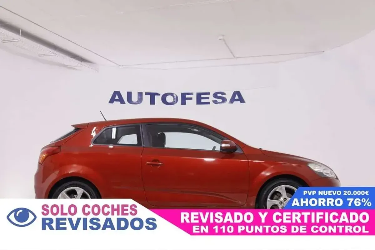 Usado Kia Ceed Active 116 CV (85 kW) 2010 Rojo Utilitario