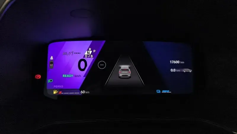 Usado Renault Symbioz Techno 145 CV (106 kW) 2025 Rojo SUV