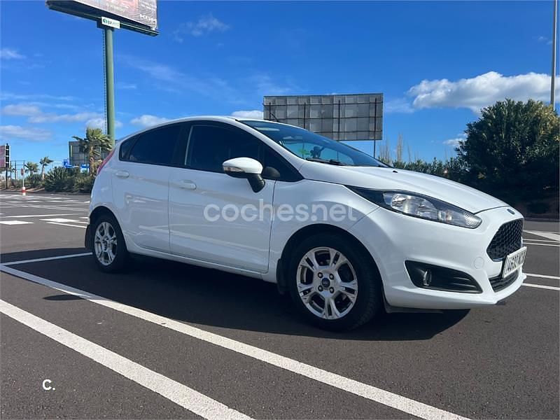Blanco Usado 2016 Ford Fiesta Trend Berlina | 6800 € (Super precio) - Imagen 1/4