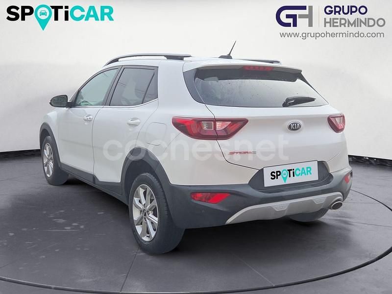 Usado Kia Stonic 84 CV (61 kW) 2018 Blanco SUV