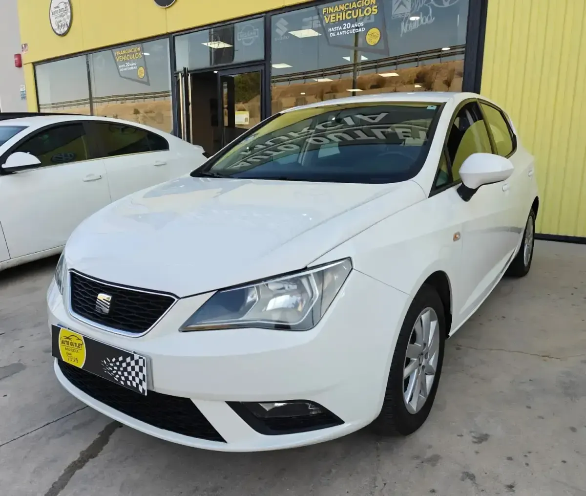 Usado Seat Ibiza Style 90 CV (66 kW) 2012 Blanco
