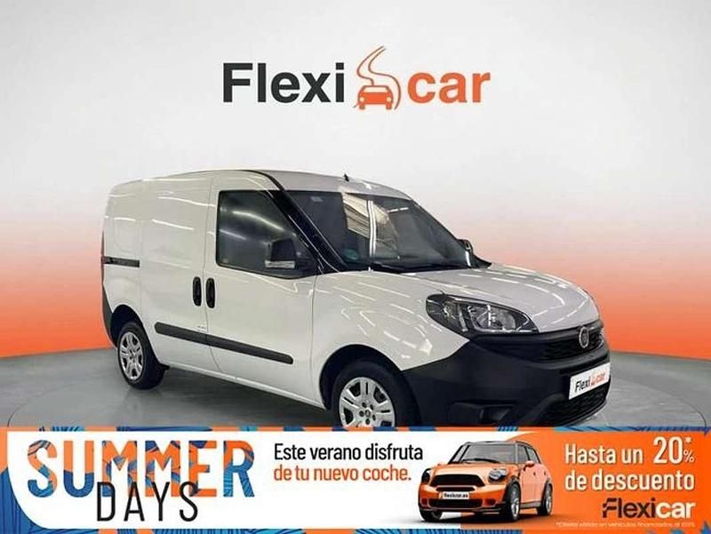 Blanco Usado 2022 Fiat Doblò Monovolumen | 11.990 € (Buen precio) - Imagen 1/4