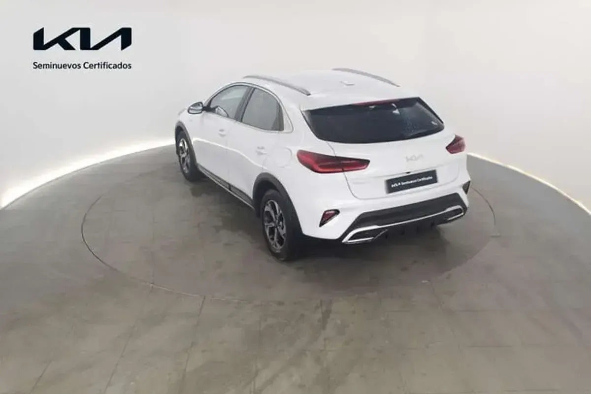 Usado Kia XCeed 101 CV (74 kW) 2025 Blanco SUV