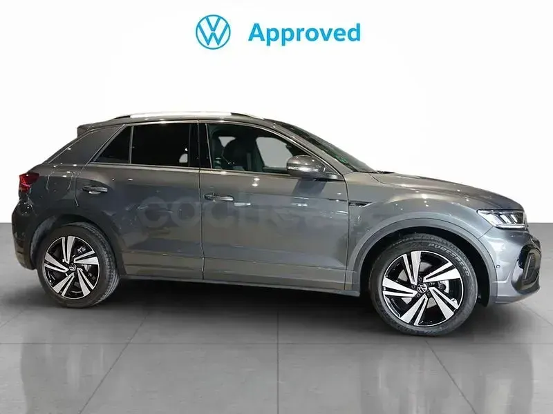 Usado VW T-Roc R-line 150 CV (110 kW) 2023 Gris / plata SUV