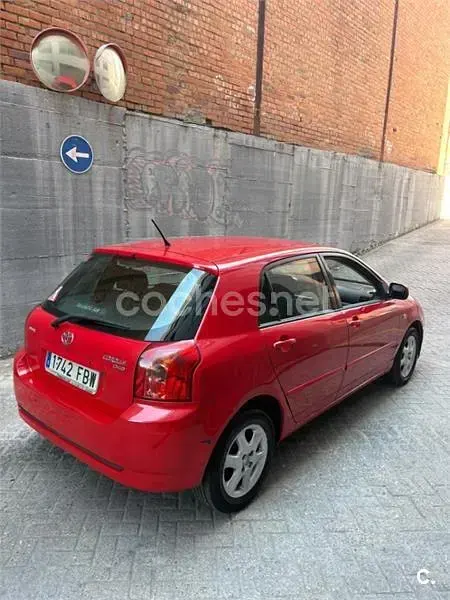 Usado Toyota Corolla Terra 90 CV (66 kW) 2007 Rojo Berlina