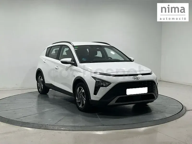 Usado Hyundai Bayon 100 CV (73 kW) 2022 Blanco SUV