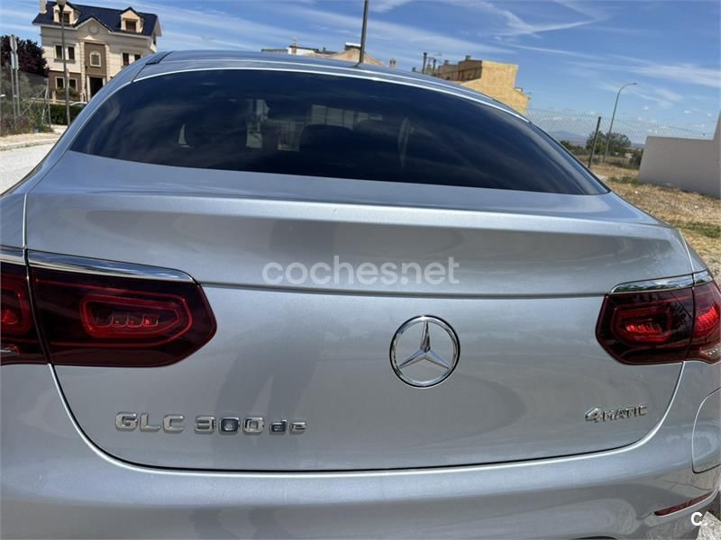 Gris / plata Usado 2022 Mercedes GLC300e Coupe | 51.500 € (Precio justo) - Imagen 1/4