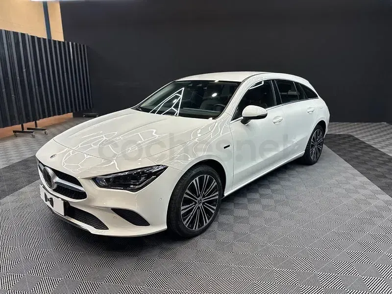 Käytetty Mercedes CLA250e Shooting Brake 218 HP (160 kW) 2021 Valkoinen Farmari