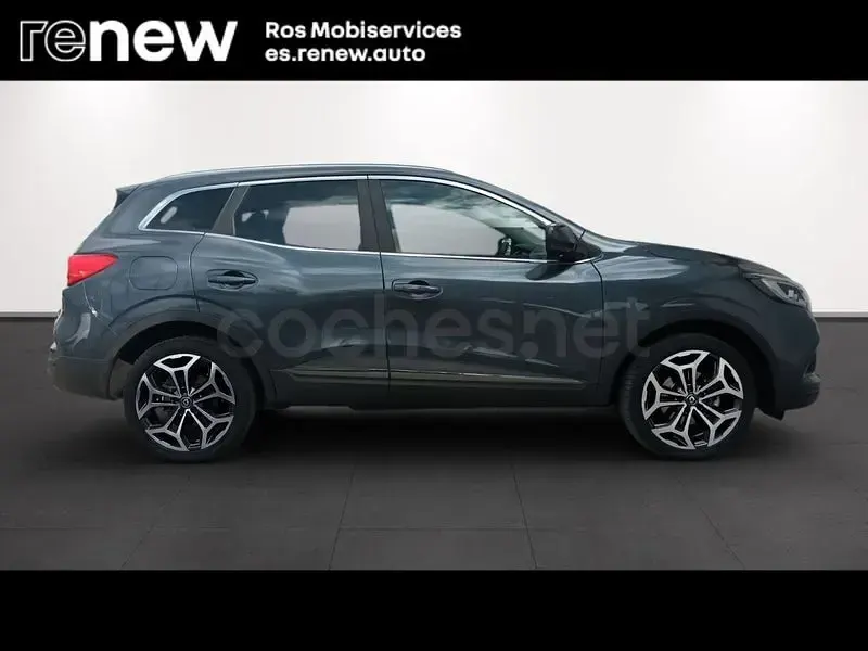 Usado Renault Kadjar Techno 140 CV (102 kW) 2022 Gris / plata SUV