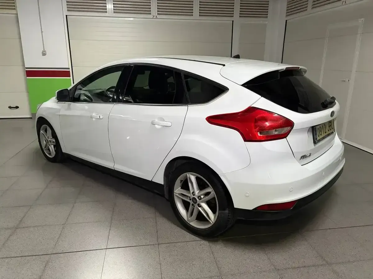 Usado Ford Focus Trend+ 115 CV (84 kW) 2015 Blanco