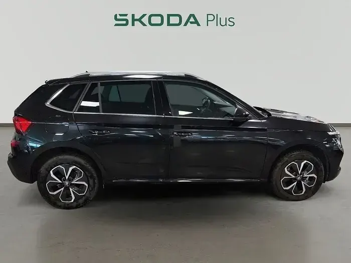 Usado Skoda Kamiq Selection 115 CV (84 kW) 2025 Negro SUV