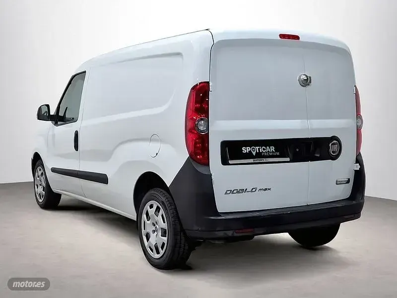Usado Fiat Doblò 95 CV (69 kW) 2021 Blanco Monovolumen