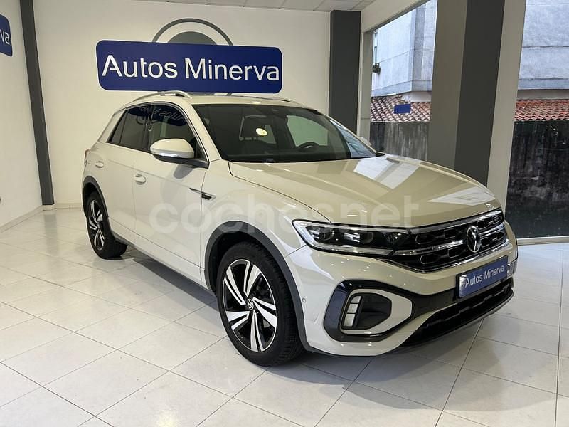 Gris / plata Usado 2022 VW T-Roc R-line SUV | 29.490 € (Un poco caro) - Imagen 1/4