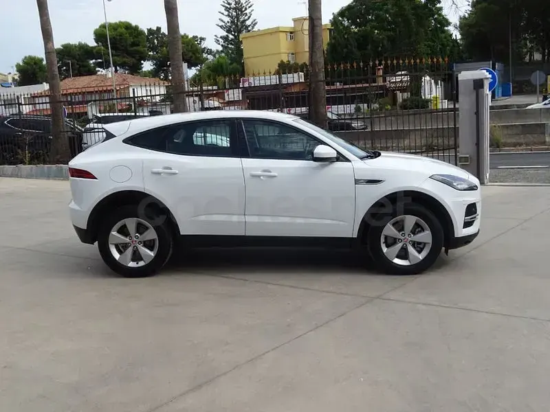 Usado Jaguar E-Pace 163 CV (119 kW) 2022 Blanco SUV